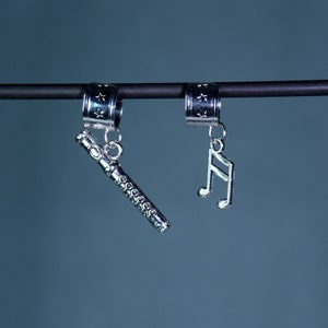 Scanlan Music Note Flute Charm Ear Cuffs – Critter Cosplay – Dice and Dragons – TTRPG Jewelry