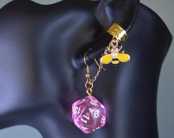 Jester D20 Bees Paint Lollipop Brush Cleric Chained Earrings Ear Cuff Combo – Critter Cosplay – Mighty 9 – Dice and Dragons – TTRPG Jewelry