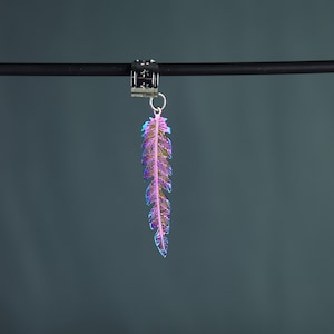 Engel/Dämon Regenbogen Feder Ohrmanschetten - Crowley/Ziraphale