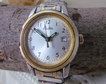 Pulsar (Seiko) Vintage Wristwatch - Women's Analogue Stainless-Steel Sports Watch - Japanese Quartz Movement - Working Order