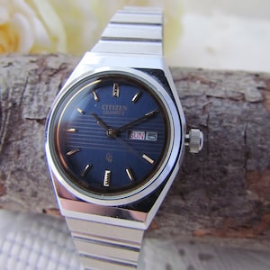 Vintage Citizen Watch: 1990s Women&#39;s Stainless Steel Quartz Wristwatch