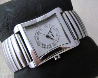 DKNY Women's Pre-Owned Fashion Wristwatch | Chunky Stainless-Steel Design | Boxed with Warranty Booklet | Smart Watch | Good Clean Condition