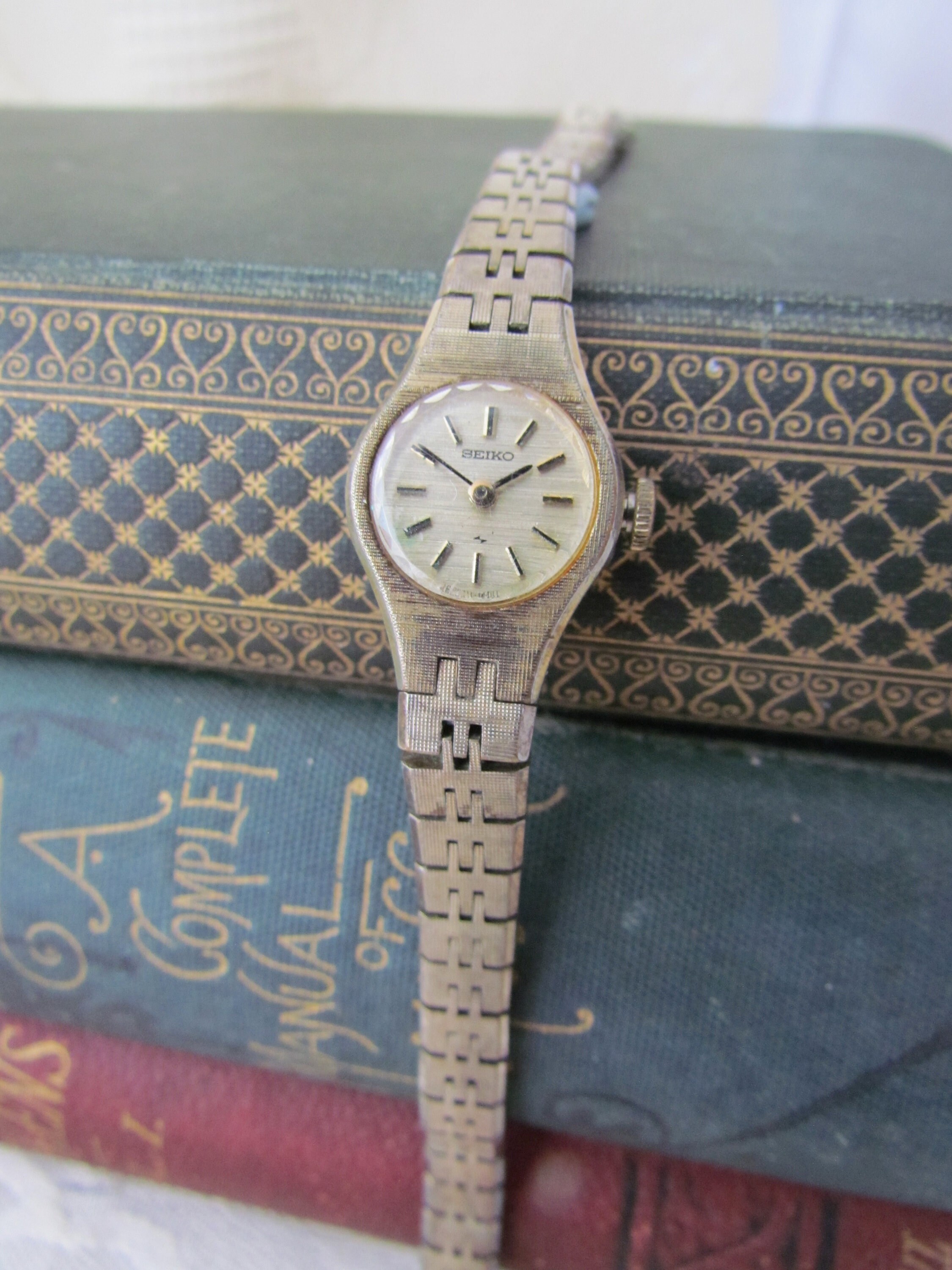 Rare Vintage SEIKO Women's Gold-plated Dress Watch Rare Vintage SEIKO Women's Gold-plated Dress Watch