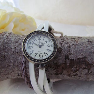 Vintage Wristwatch - Women's Pre-Owned Medley Quartz Fashion Vintage Wristwatch - Women's Pre-Owned Medley Quartz Fashion