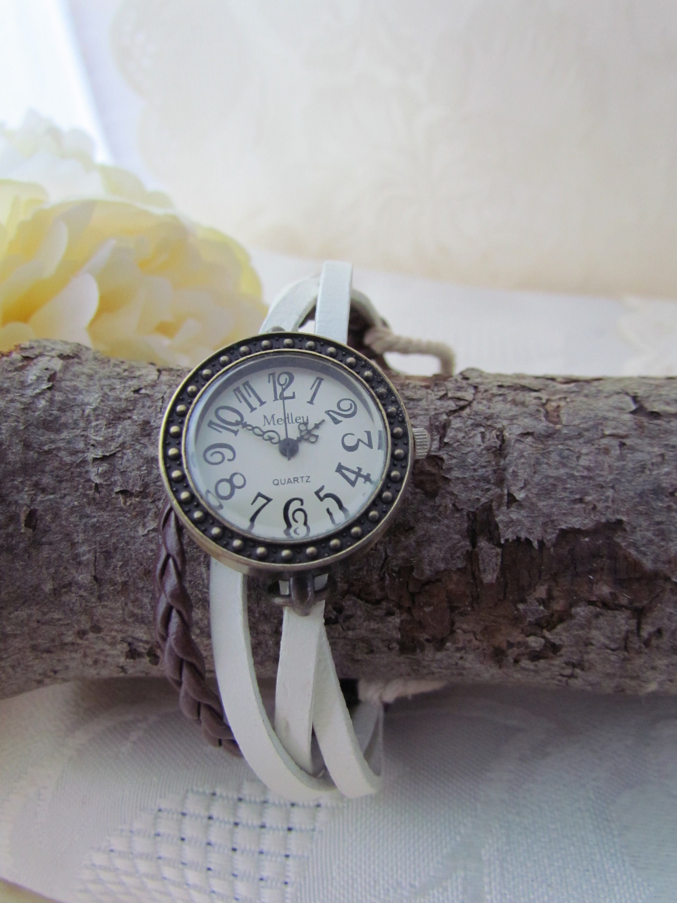 Vintage Wristwatch - Women's Pre-Owned Medley Quartz Fashion Vintage Wristwatch - Women's Pre-Owned Medley Quartz Fashion