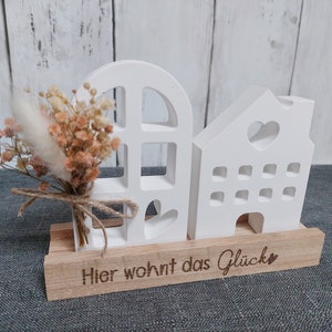 Deko Häuser Set Raysin Häuschen Haus auf Holzleiste Geschenkidee Geschenkset, Einzugsgeschenk, Hochzeitsgeschenk Richtfest Bild 5