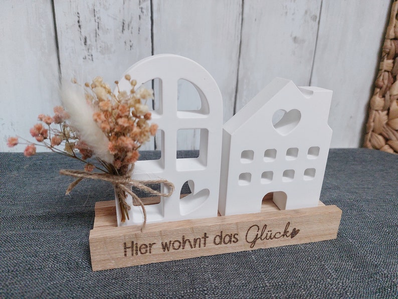 Deko Häuser Set Raysin Häuschen Haus auf Holzleiste Geschenkidee Geschenkset, Einzugsgeschenk, Hochzeitsgeschenk Richtfest Bild 5