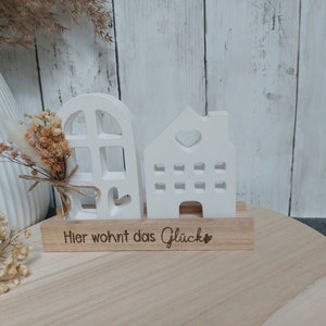 Deko Häuser Set Raysin Häuschen Haus auf Holzleiste Geschenkidee Geschenkset, Einzugsgeschenk, Hochzeitsgeschenk Richtfest Bild 3