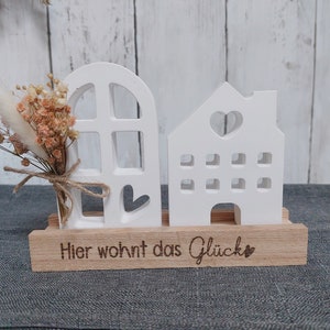 Deko Häuser Set Raysin Häuschen Haus auf Holzleiste Geschenkidee Geschenkset, Einzugsgeschenk, Hochzeitsgeschenk Richtfest Bild 4