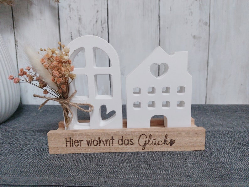 Deko Häuser Set Raysin Häuschen Haus auf Holzleiste Geschenkidee Geschenkset, Einzugsgeschenk, Hochzeitsgeschenk Richtfest Bild 4