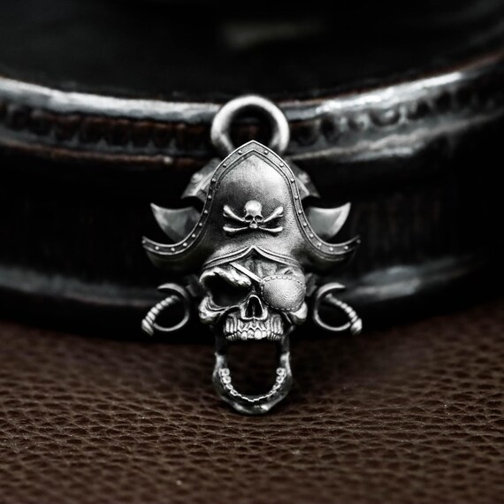 スカル海賊王 925 シルバーペンダントネックレス：航海トーテム - Etsy 