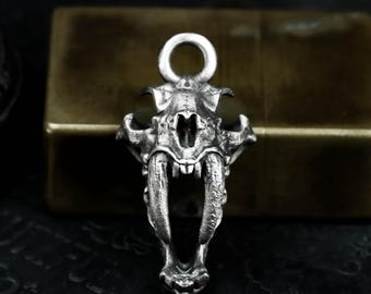 コヨーテの頭蓋骨のレプリカ（博物館品質） - Etsy 日本