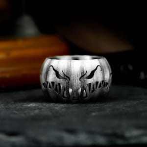Evil Pumpkin Jack 925 Silver Ring - Sinister Halloween Mask with Grinning Face and Carved Horror Detail - Spooky Gothic Jack-O&#39;-Lantern Ring