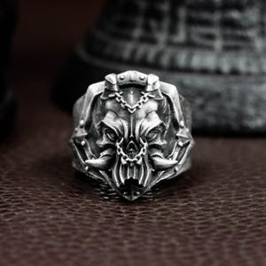 5O DUPPIES / Devil Face Ring WW II German devil face silver ring