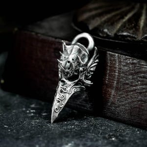 Raven Skull 925 Silver Pendant Necklace: Gothic Sorcerer Crow Totem