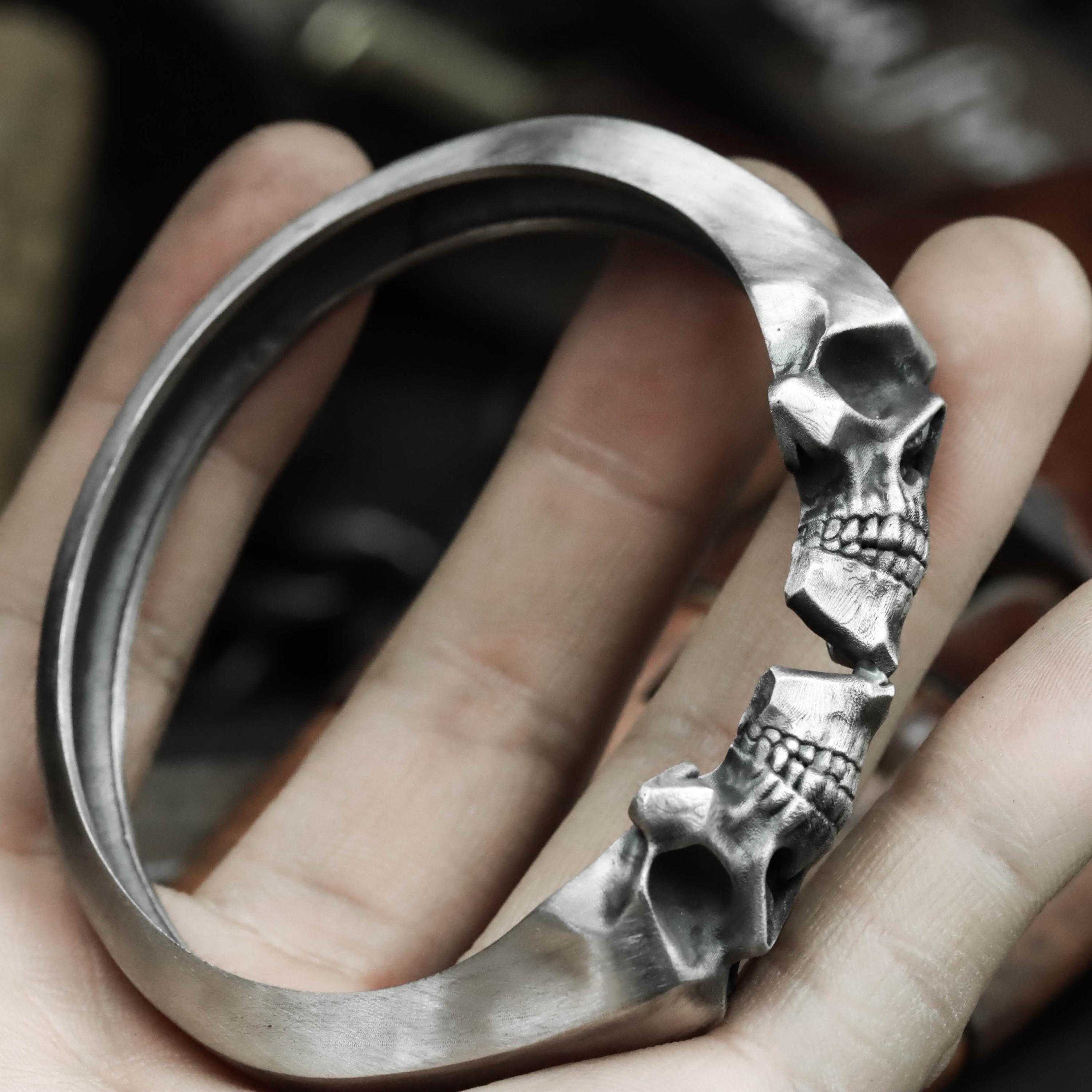アクセサリー Thin Twin skull bracelet Twin Skull Bracelet w/ Basic Link +2 Slicksters and Gear