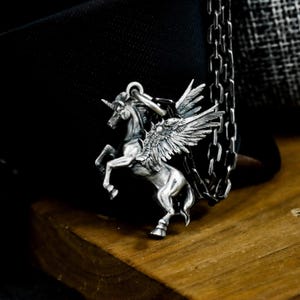 Pegasus Unicorn 925 Silver Pendant Necklace - Mythical Animal Totem Silver Pendant - Realistic Handmade Pegasus Men and Women Art Pendant