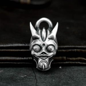 Demonic Trance 925 Silver Pendant Necklace - Abstract Haunted Mask Pendant with Occult Allure - Gothic Spiritual Horror Totem Jewelry