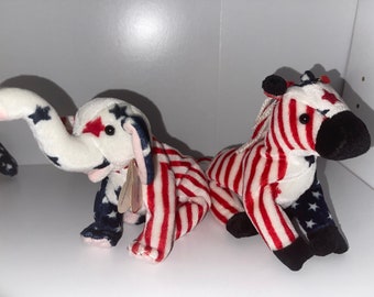 AUTÉNTICO, RETIRADO, RARO paquete de Ty Beanie Baby: Lefty, Righty 2000 y Lefty 2000.