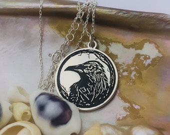Crow Figure Embroidered Round 925 Sterling Silver Necklace