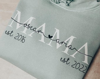 Personalisierter MAMA Hoodie | MOM Sweater mit Kindernamen & Geburtsjahr | Geschenk Geburt, werdende Mütter, Babyparty, Muttertag | v2