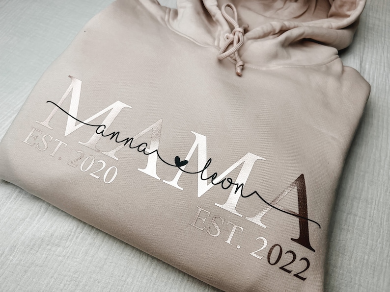 Personalisierter MAMA Hoodie MOM Sweater mit Kindernamen & Geburtsjahr Geschenk Geburt, werdende Mütter, Babyparty, Muttertag Bild 1