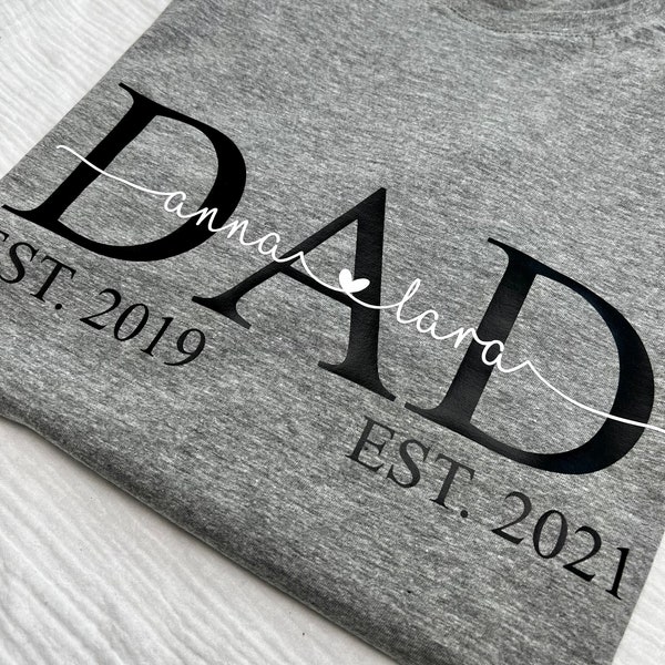 Personalisiertes PAPA Shirt | DAD T-Shirt mit Kindernamen & Geburtsjahr | Geschenk Geburt, werdende Väter, Babyparty, Vatertag