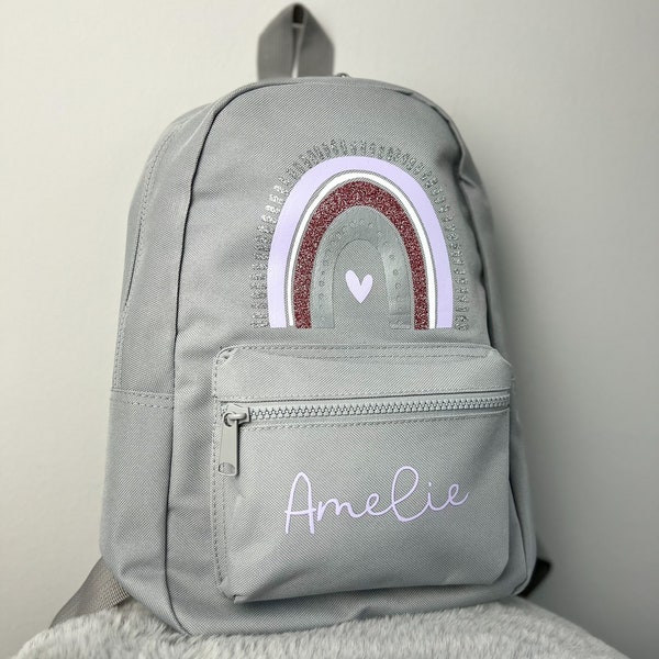 Personalisierter Kinderrucksack⎟Kitatasche mit Namen⎟Kindergartentasche mit Regenbogenmotiv⎟Beginn Kita / Kindergarten