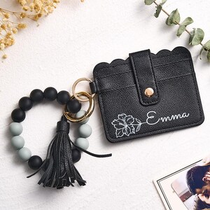 Cartera unisex de piel sintética con nombre de flor de nacimiento personalizado + pulsera de cuentas, regalo personalizado para el Día de la Madre, regalo para mamá, esposa, aniversario.