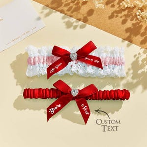 Gepersonaliseerde bruids jarretels set met wit kant You're Next bruids jarretels set Cadeau voor vrijgezellenfeest Leuk huwelijkscadeau Romantisch cadeau voor vrouw