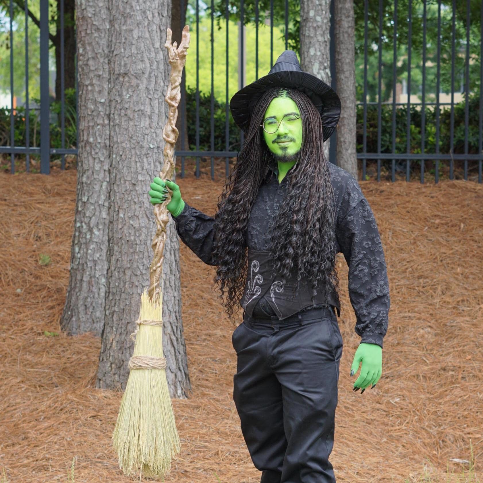 Wicked Elphaba's Broom, witches broom inspired by the movie Wicked. (Production time 7 days) Twisted Vines broom