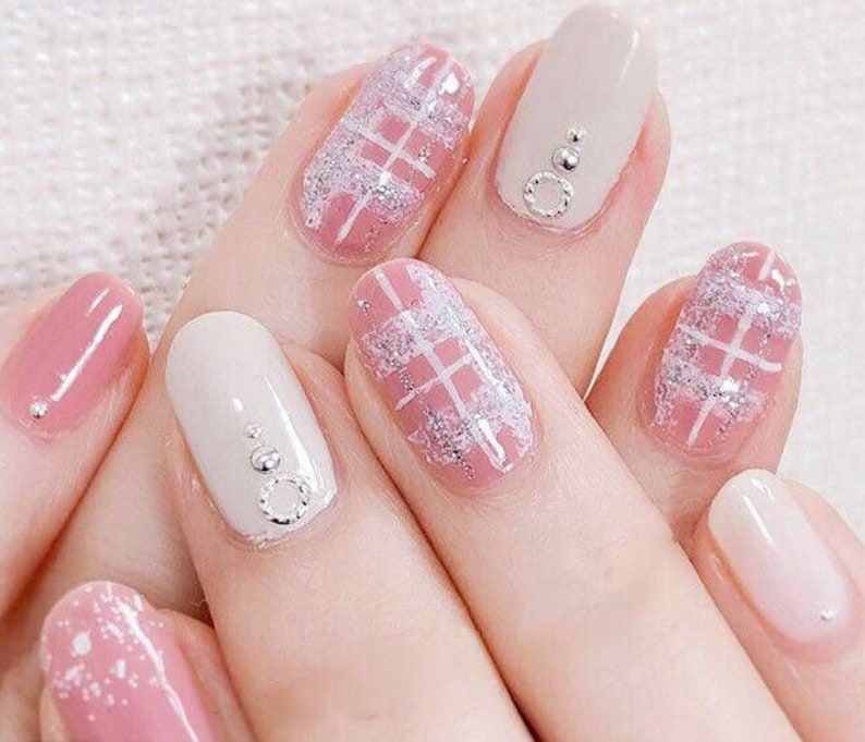 Spring Pink Nail Wraps / Pastel Silver Glitter Nail Polish Strips for Women / Elegant Tweed Plaid Check Nail Stickers / Manicure Nail Wraps zdjęcie 1