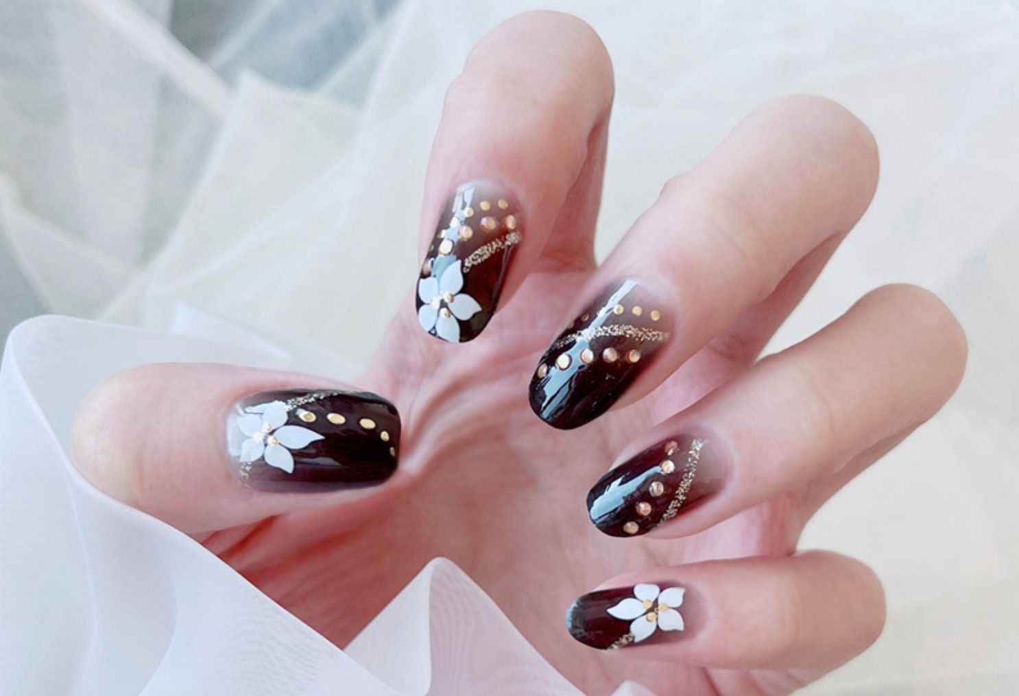 White and gold nails. Elegant autumn nail art. - YouTube