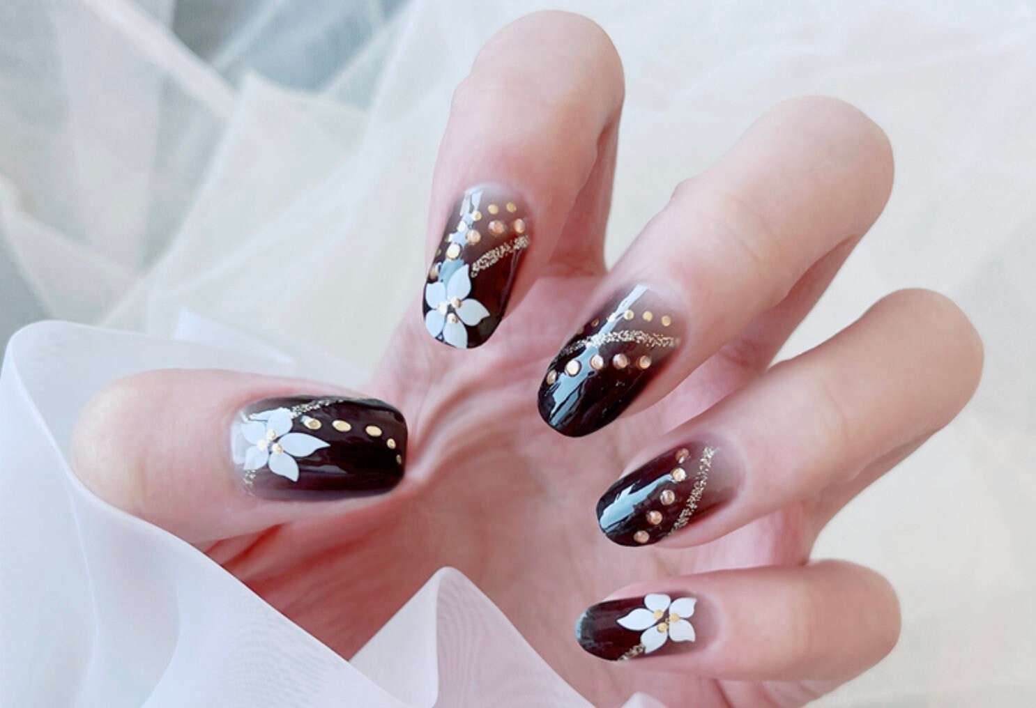 lace designs on nails
