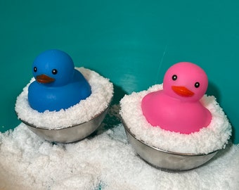 Gender Duck Reveal Bath or Pool Bomb - Pink or Blue Duck Fiz&Foam - Single Baby Gender Duck Reveal Fun