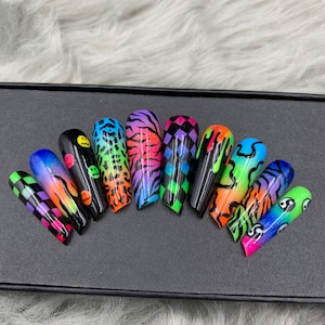 Funny Abstract press on nails- A204