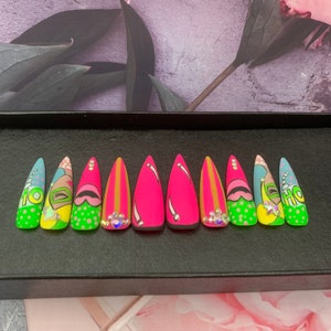 Presse Girl Power Coffin sur les ongles | Faux ongles peints à la main-A17