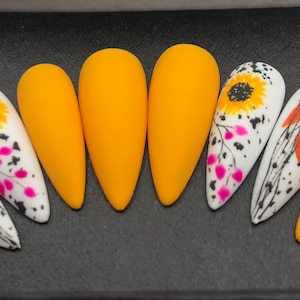 Sunflower Yellow Nails | Fake Nails | Glue On Nails | Press On Nails | Coffin Nails | False Nails | Long Fake Nails- A40
