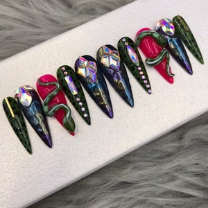 Y2K nails/Press On Nails | Luxury Nails | Fake Nails | Glue On Nails|Coffin Nails | Acrylic Nails | Long Fake Nails- A326