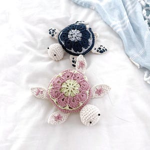 DIY crochet bag pattern - Chablis Turtle Net Bag