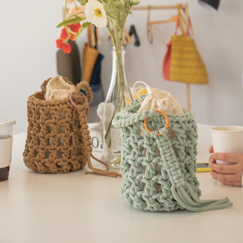 DIY crochet bag pattern Jemilli Merci bag, simple and easy crochet bag, making a daily everyday bag, beginner level image 1