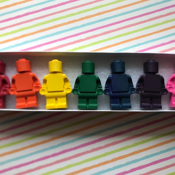 Figurine Rainbow Crayons