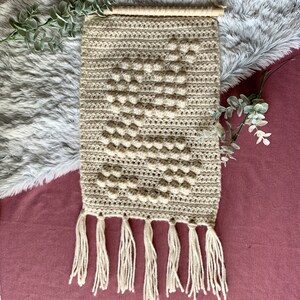 Wall Hanging | lowercase g