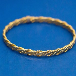8 inch, Vintage Bangle Bracelet, Gold Tone Bangle, Rope Twist Bangle, Victorian Bangle Bracelet, Made by Avon - D3