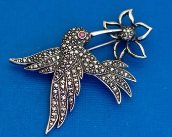 Vintage Brooch, Hummingbird Brooch, Silver Tone Brooch, Intricate Brooch, Animal Brooch, Flower Brooch, Nature Brooch, Made by Avon - D17