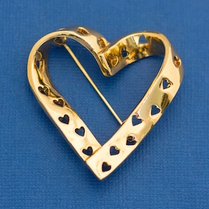 Heart Brooch, Gold Heart Brooch, Vintage Heart Brooch, Avon Brooch, Valentines Brooch, Valentine Brooch, Valentines Jewelry, Gift For Her,D8