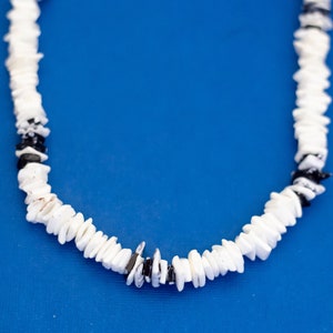 18 inch, Vintage Necklace, White Shells Necklace, Bohemian Necklace, Unique Necklace - D17