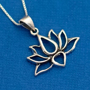 18 Inch Sterling Silver Lotus Necklace - D25