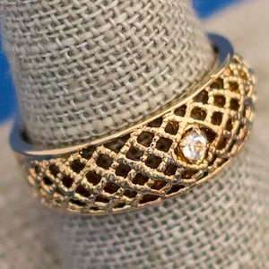 Taille 9, bague élégante, bague Avon, bijoux Avon, bague complexe, bague vintage, belle bague, anneau de fantaisie, bague de déclaration, anneau d’or