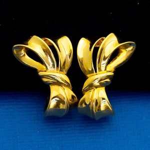 Vintage Clip On Earrings, Gold Tone Earrings, Ribbon Earrings, Abstract Earrings, Curtain Earrings, Made by Avon - D37